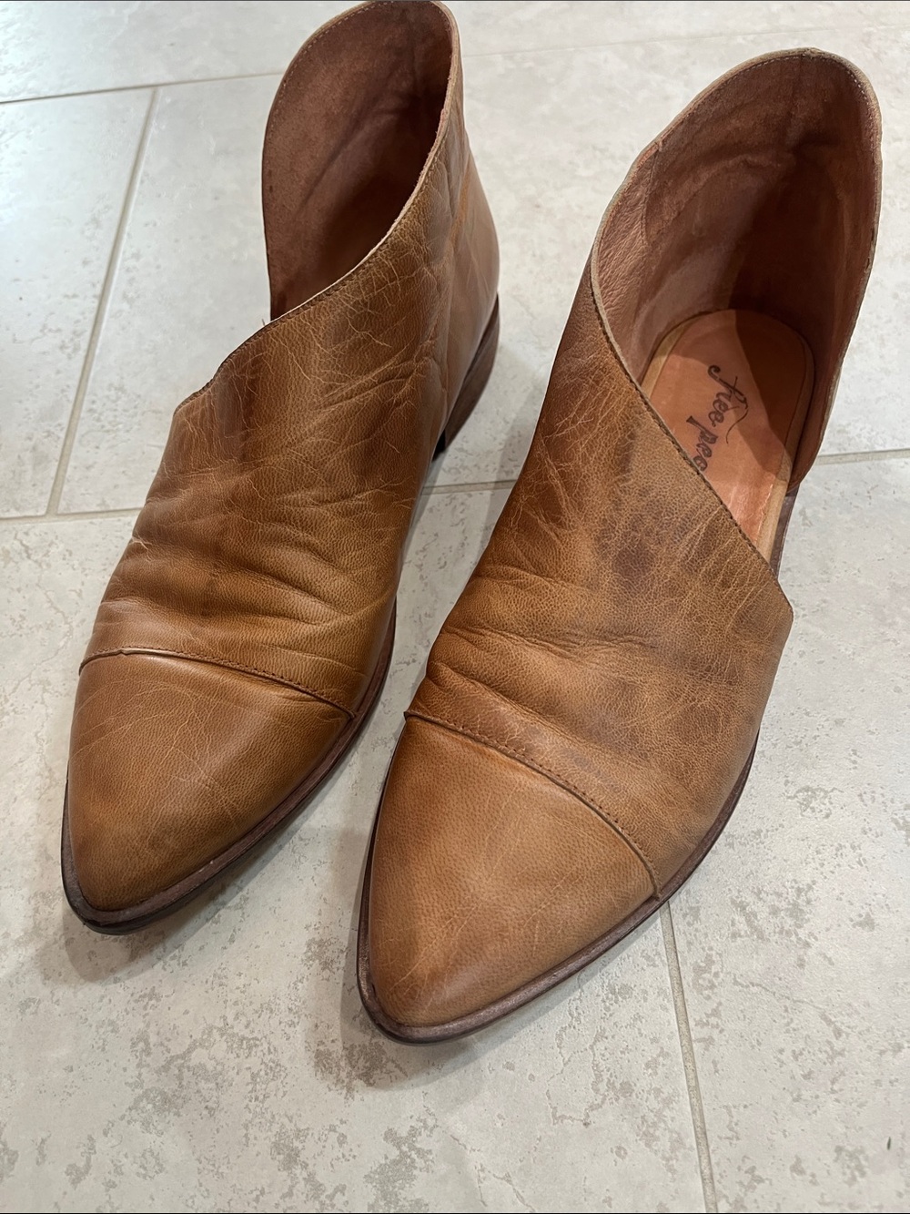Free People Women’s Royale Flat in brown (natural). Size 38. Made in Spain.